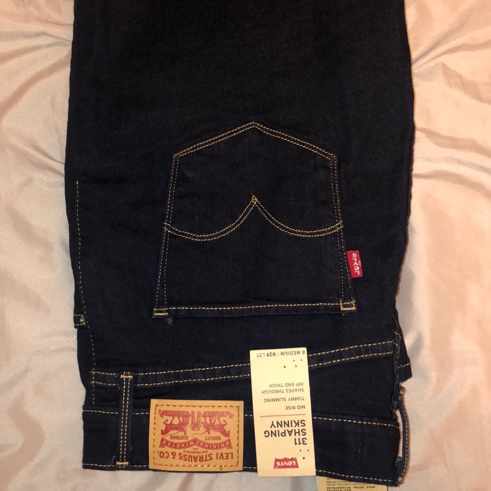 Dark wash Levi skinny jeans